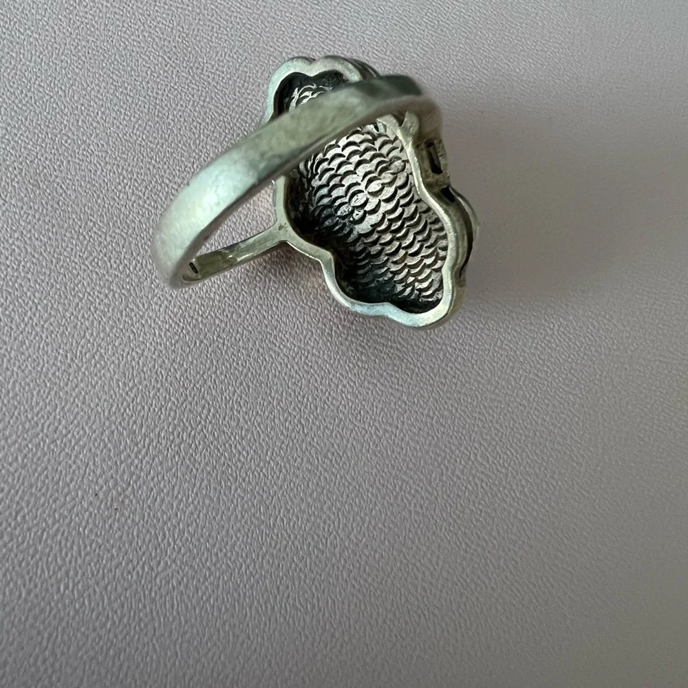 Ring - Picture 3 of 8